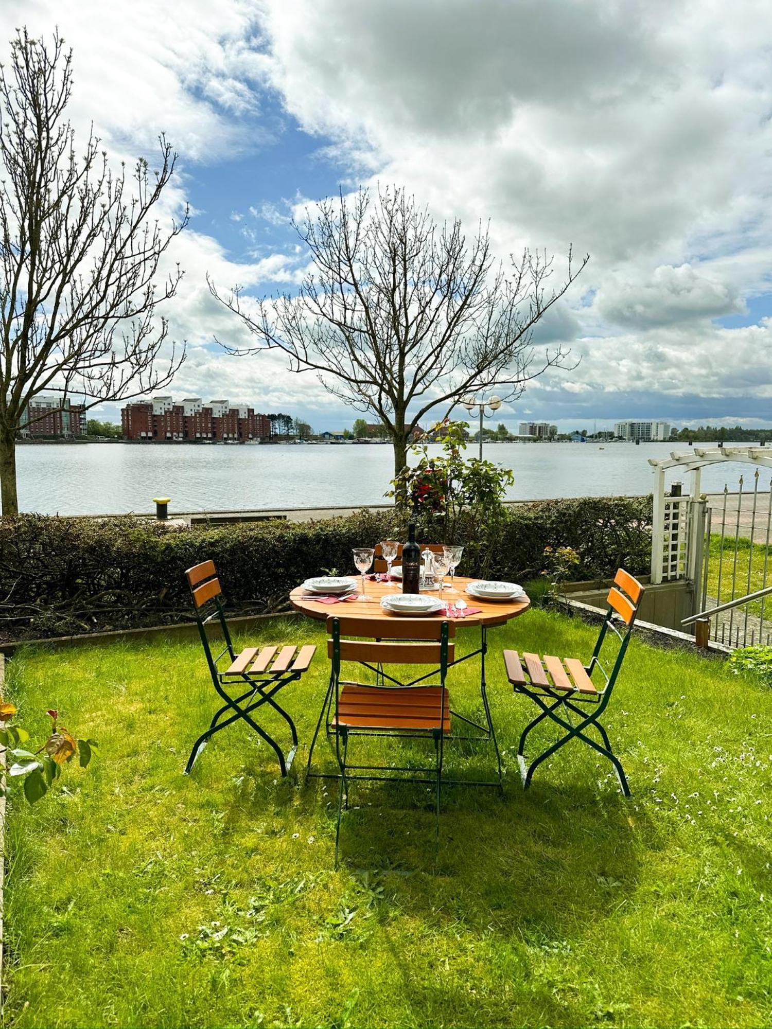 Ferienwohnung Havenblick วิลเฮล์มฮาเฟน ภายนอก รูปภาพ